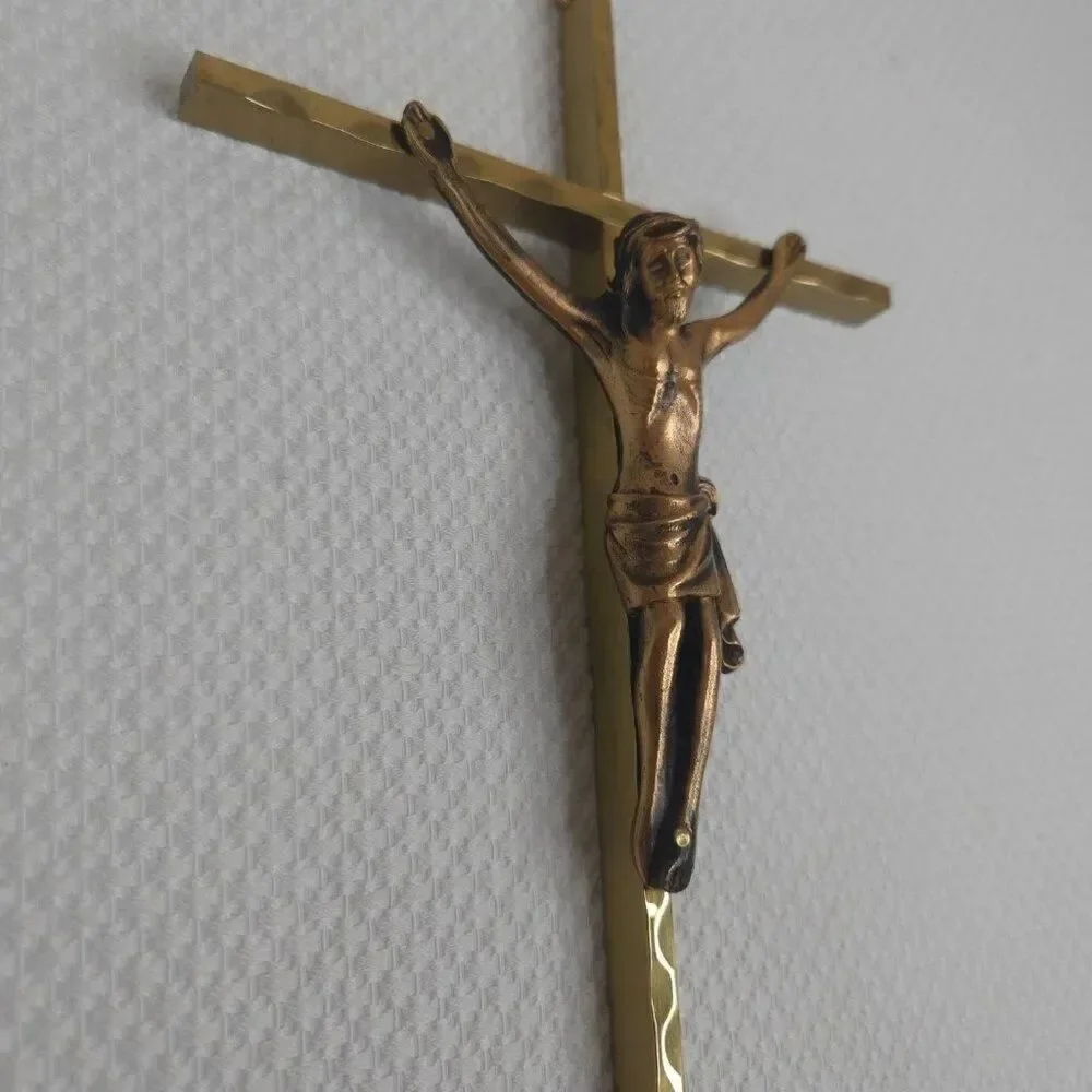 Vintage Hammered Brass Bronze Crucifix Cross Wall Hanging Catholic 9